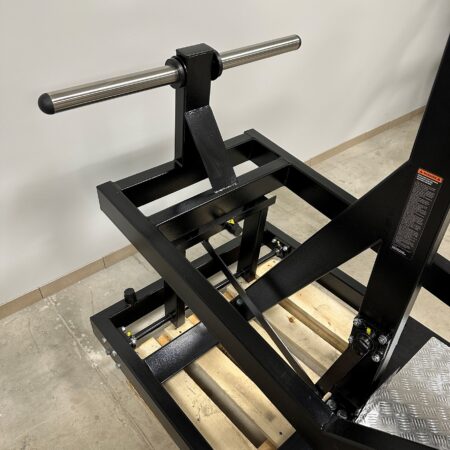 Standing-Chest-Press-Machine