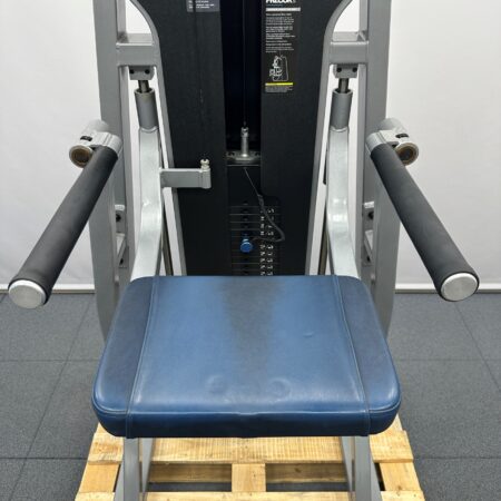 Precor-Icarian-Dip-Chin-Assist-320