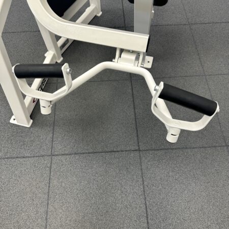 Cybex-VR2-Arm-Curl-1