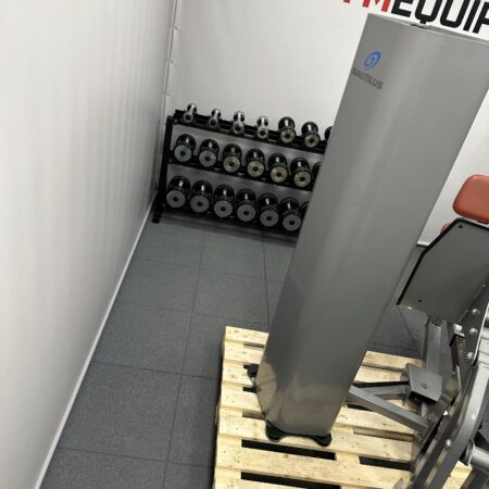 Nautilus-Studio-Selectorized-Leg-Press