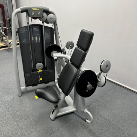 Technogym-Selection-Arm-Curl-1